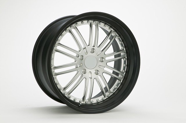 Are Custom Golf Cart Wheels Right for You?